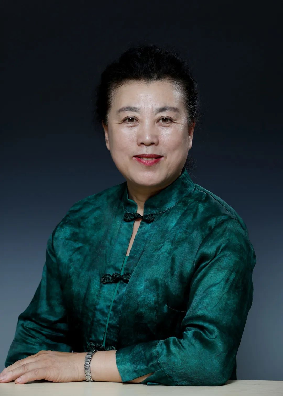 张默