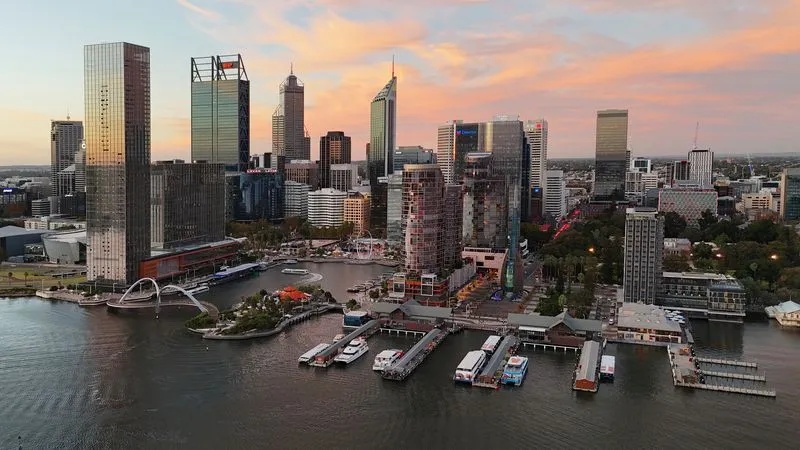 悉墨业主欲哭无泪：房价下跌，这两地却在“躺赚”