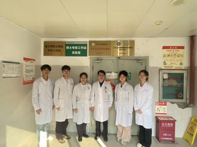 广西卫生职业技术学院智医核创队：破局肺外结核防控难题